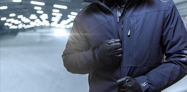 DASSY  
	Loop warm voor de moderne look en de 6 dynamische kleuren van deze nieuwe stretch winterjas! Combineer de DASSY ®  Nordix in een handomdraai met al je favoriete werkkleding uit de D-FX FLEX-collectie. 